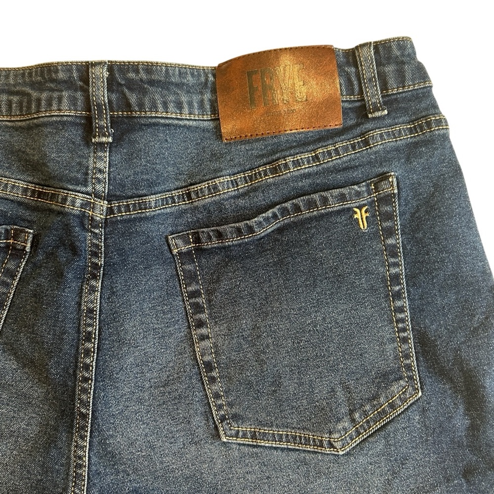 Frye Women’s Jean Shorts Size 16 – Dark Wash Denim, Raw Hem, Stretch Fit - Picture 5 of 10